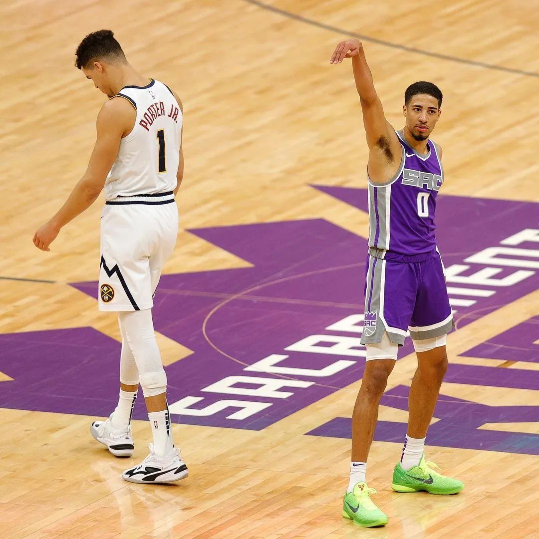 kaiyun,开云-包含官宣日突围战来临；萨克拉门托国王围绕欧篮联更衣室发声；底气十足；团队化学反应显著的词条