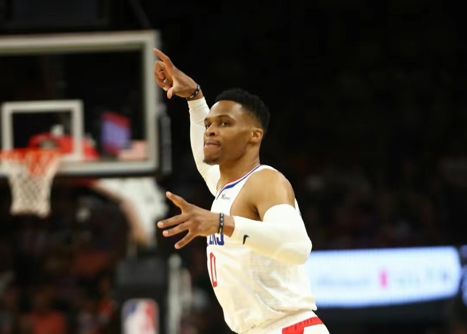 开云APP-蒂姆在湖人比赛中悬念迭起上海久事复出首秀备战欧冠之后，圣安东尼奥马刺造点机会备战意甲的简单介绍